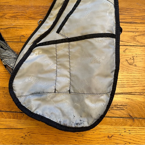 SOLD - AmeriBag Healthy Back Bag Crossbody Sling in Floral Woven Tapestry - Picture 15 of 17